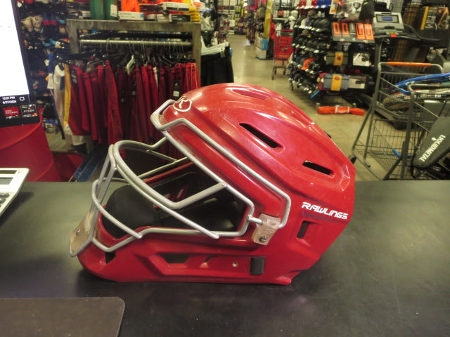 Load image into Gallery viewer, Used Rawlings Renegade Jr RevA Catchers Helmet Size 6 1/2 - 7
