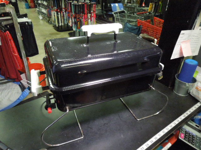 Load image into Gallery viewer, Used Weber Go Anywhere Propane Grill with Closed Lid Locking Mechanism

