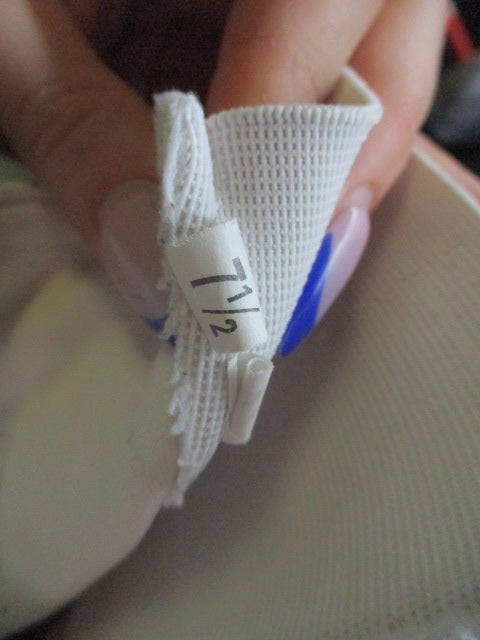 Load image into Gallery viewer, Used Linea 3 Weapon Glove - Size 7 1/2

