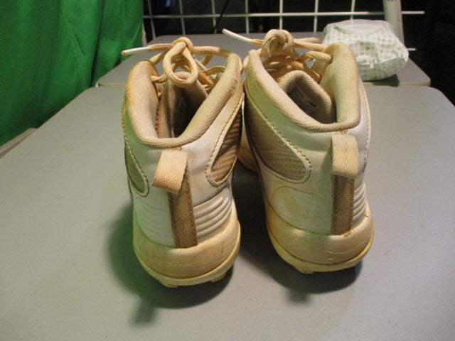 Load image into Gallery viewer, Used New Balance Size 2 Cleats
