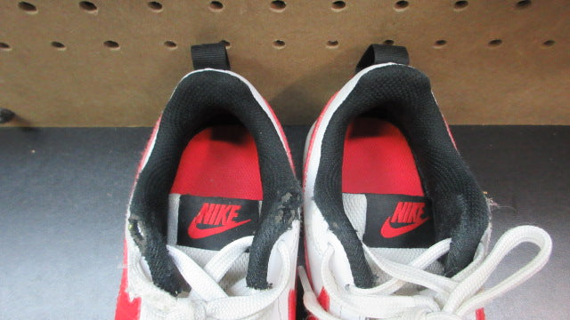 Load image into Gallery viewer, Used Nike Court Borough Low 2 Basketball Shoes - Size Youth 3.5
