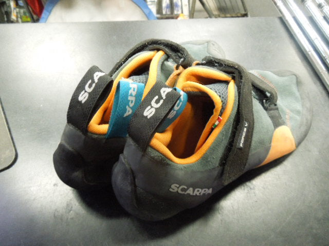 Load image into Gallery viewer, Used Scarpa Force V Climbing Shoes Size 44.5 EU 10.5 US
