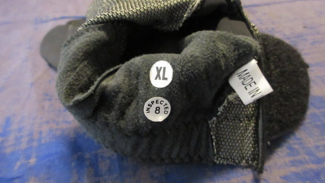 Load image into Gallery viewer, Used Wilson Rage Performance Racquetball Glove Adult Size XL
