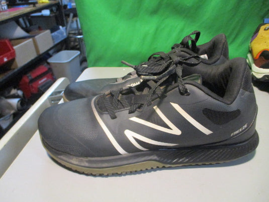 Used New Balance Size 10 Lacrosse Turf Shoes