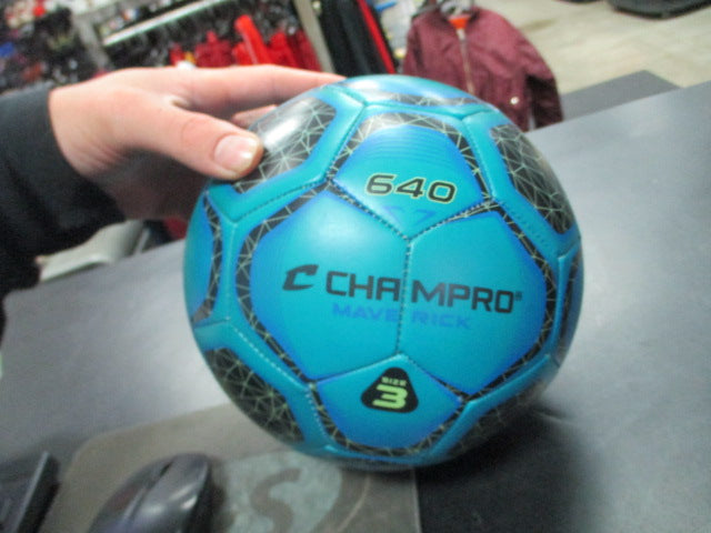 Load image into Gallery viewer, Used Champro Maverick 640 Soccer Ball Size 3
