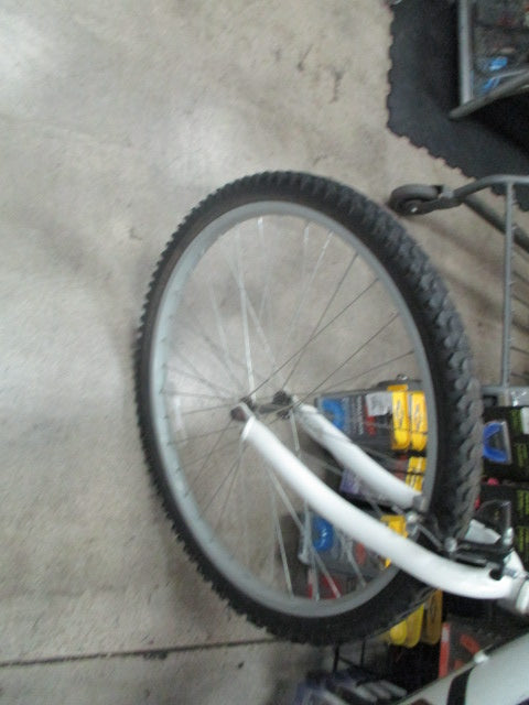 Load image into Gallery viewer, Used Next Parowan 15 Speed 26" Mountain Bike

