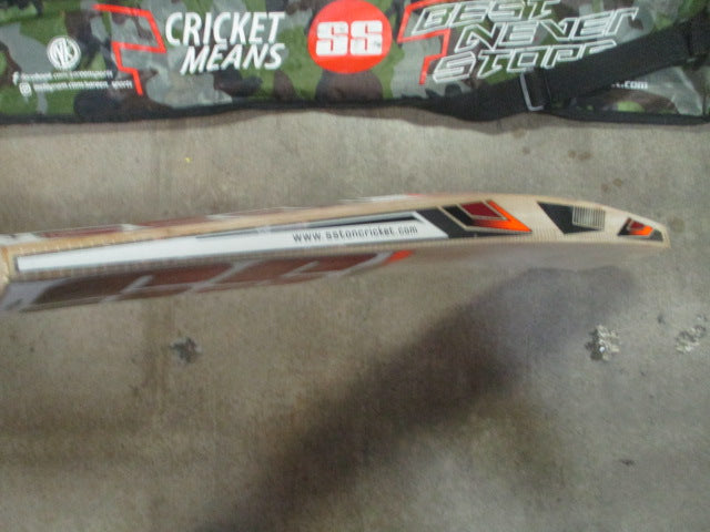 Load image into Gallery viewer, Used SS SunRidges TON English Willow Tiger Cricket bat
