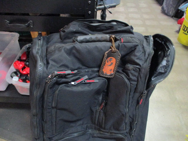 Load image into Gallery viewer, Used Deepoutdoors Large Wheeled DIVE BAG
