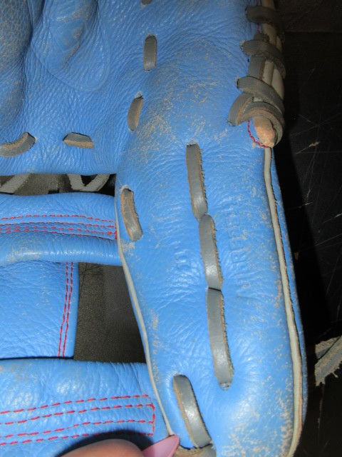 Load image into Gallery viewer, Used Wilson A500 11" Leather Glove - RHT
