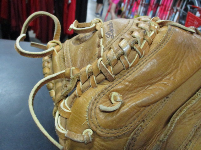 Load image into Gallery viewer, Used Nokona Limited Edition CM225BF Genuine Range Buffalo Catchers Glove
