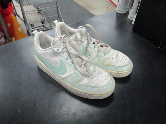 Used Nike court borough low size 6y