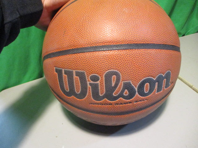 Load image into Gallery viewer, Used Wilson Evolution Indoor Game Ball
