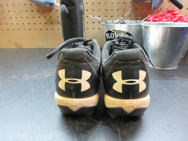 Load image into Gallery viewer, Used Under Armour Leadoff Low RM Baseball Cleats - Size Youth 5
