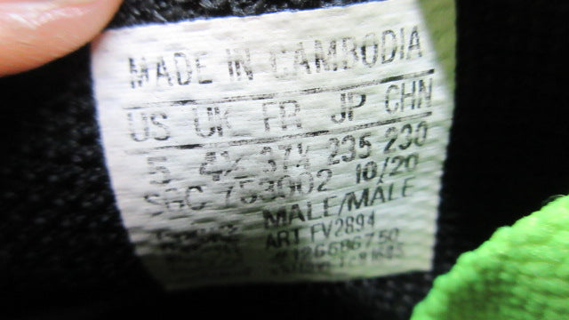 Load image into Gallery viewer, Used Adidas Goletto Soccer Cleats - Size 5
