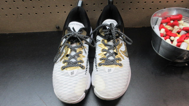 Load image into Gallery viewer, Used Nike Giannis Immortality Championship Sneakers - Size 9.5
