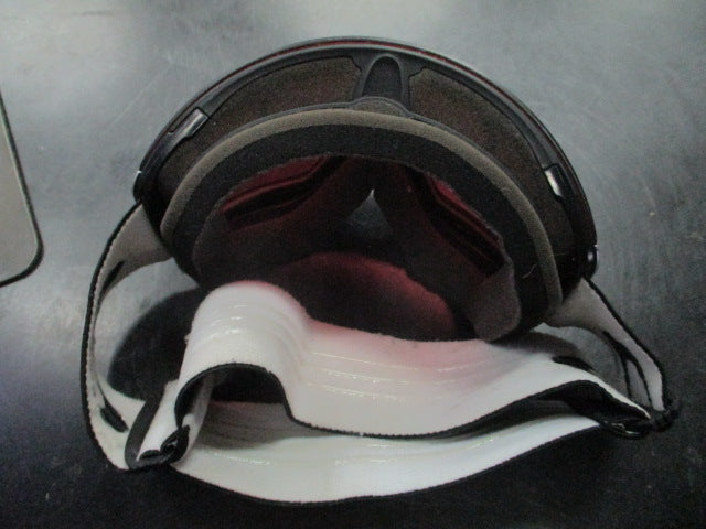 Load image into Gallery viewer, Used Oakley Prizm Snow Goggles
