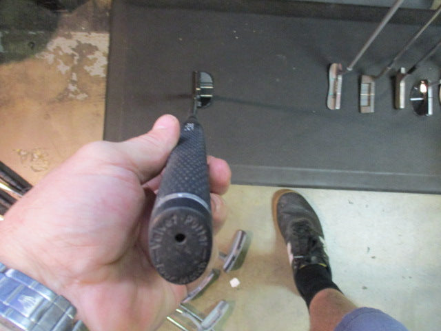 Load image into Gallery viewer, Used Asect X RH 35&quot; Putter
