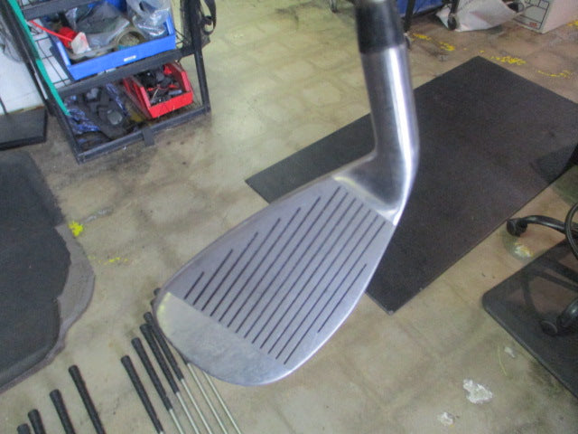 Load image into Gallery viewer, Used Wilson Oversize Prostaff Ladies Set RH Graphite 4-PW 1,3,5,7 Woods
