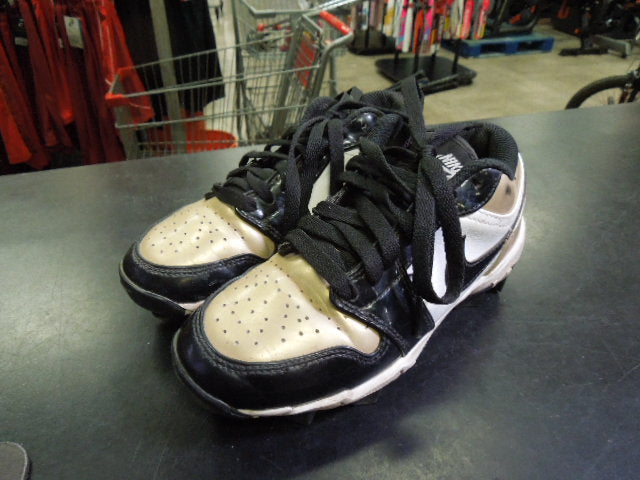 Load image into Gallery viewer, Used Nike Air Jordan 1 Low Cleats Size 1Y
