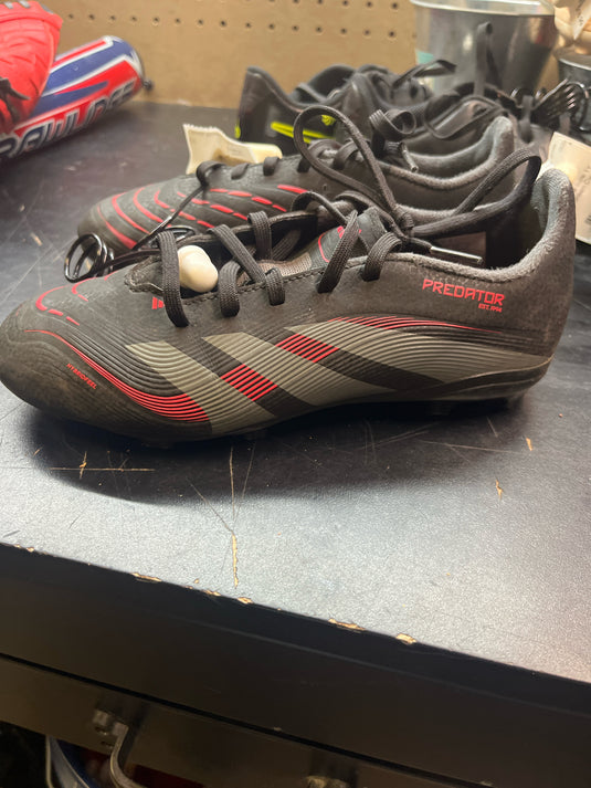 Used Size 3 Soccer Cleate Red and Black