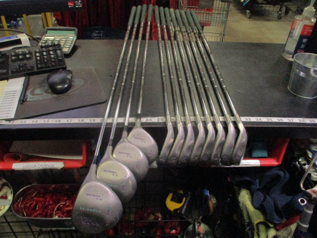 Load image into Gallery viewer, Used Axis Tour Oversized Right Hand Ladies 12pc Golf Club Set
