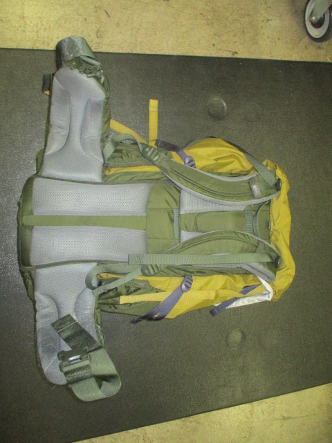 Load image into Gallery viewer, Used Rei Co-Op Trailbreak 60 Hiking Pack
