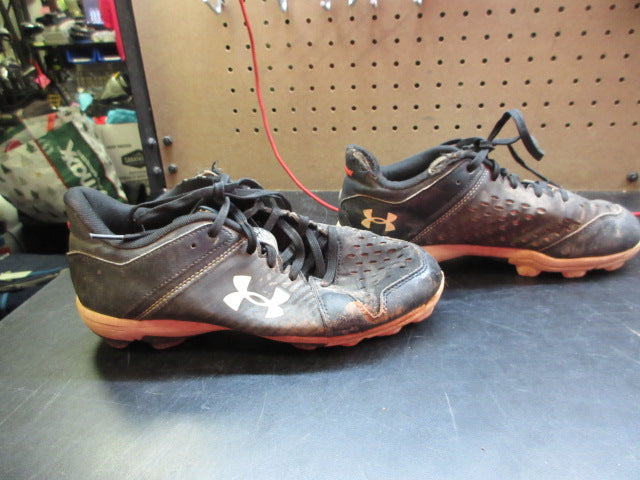 Load image into Gallery viewer, Used Under Armour Leadoff Baseball Cleats - Size Youth 6
