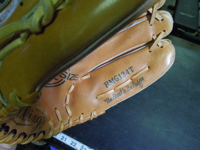 Load image into Gallery viewer, Used Rawlings Super Size RMG134T RHT 13.5" Outfield Glove
