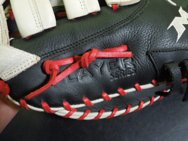 Load image into Gallery viewer, Used Miken Players Series PSBFT 13" LHT 1st Base Glove
