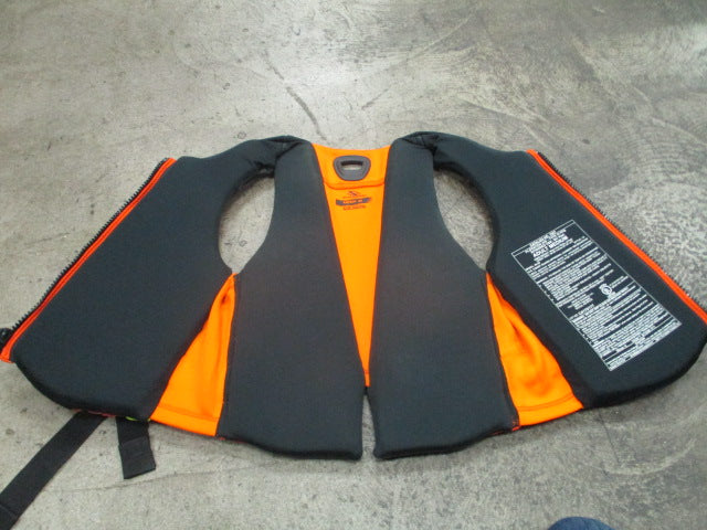 Load image into Gallery viewer, Used Stearns Neoprene Life Jacket Size Medium
