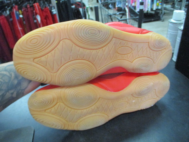 Load image into Gallery viewer, Used BKWHDAY Size 10.5 Wrestling Shoes
