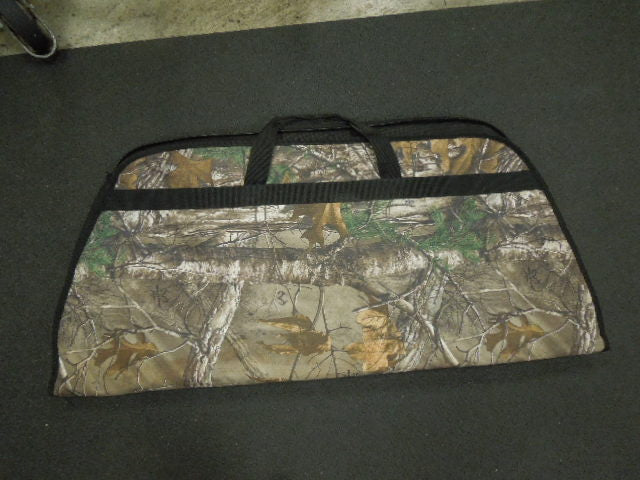 Load image into Gallery viewer, Used Vista Porter Bow Case 36" Long
