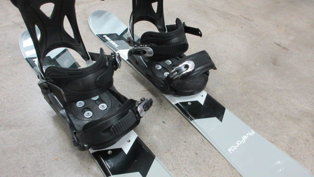 Load image into Gallery viewer, Used Phenom 90cm Five Forty 75 Ski Blades w/ Snowboard Bindings and Risers
