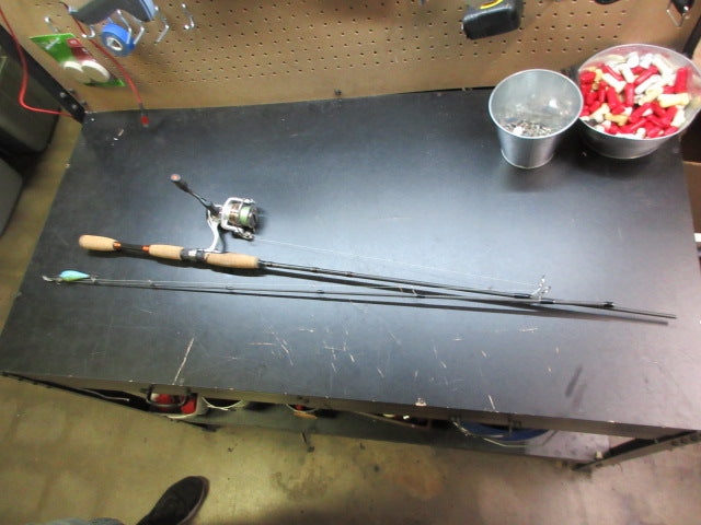 Load image into Gallery viewer, Used Pflueger Monarch Spinning Combo Fishing Rod
