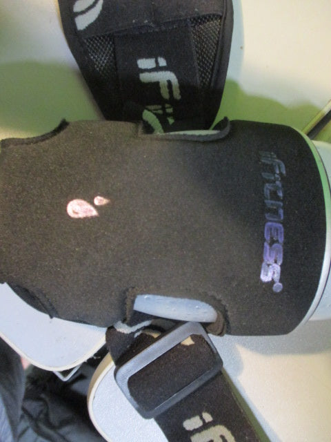 Load image into Gallery viewer, Used IFitness Black Waist Pack (Bottle Included)

