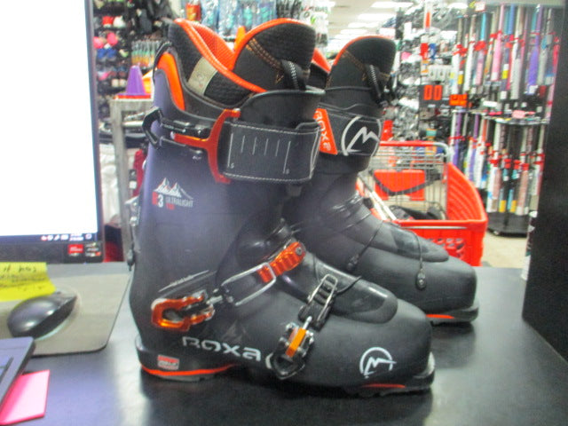 Load image into Gallery viewer, Used Roxa R3 Ultralight 110 Ski Boots Size 29.5 (11.5)
