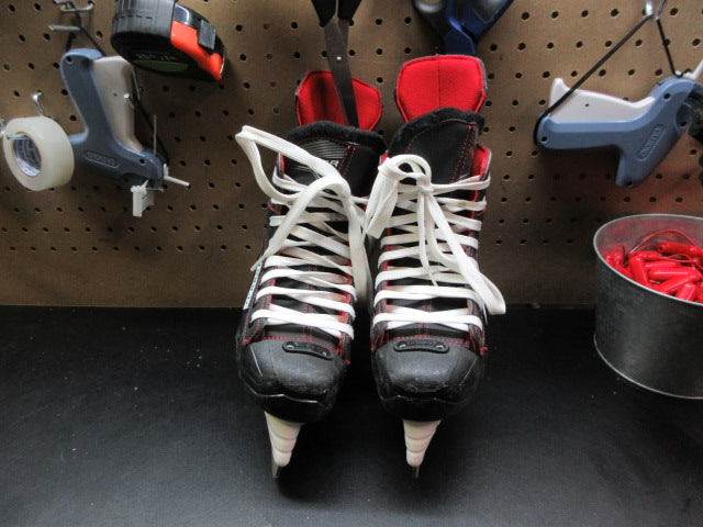 Load image into Gallery viewer, Used Bauer NS Hockey Skates - Size 3
