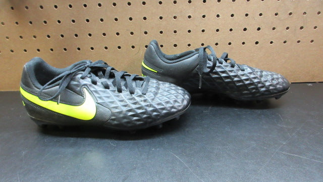 Load image into Gallery viewer, Used Nike Tiempo Soccer Cleats - Size Youth 5
