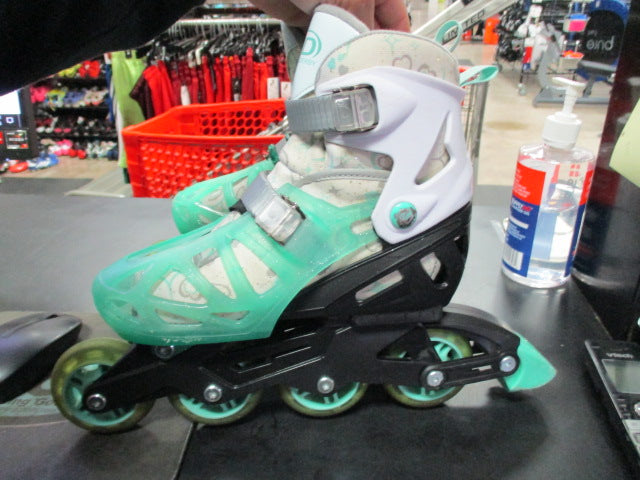 Load image into Gallery viewer, Used Roller Durby Adjustable In - Line Roller Skates
