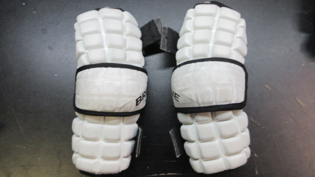 Load image into Gallery viewer, Used Brine Clutch Lacrosse Elbow Pads - Size Youth
