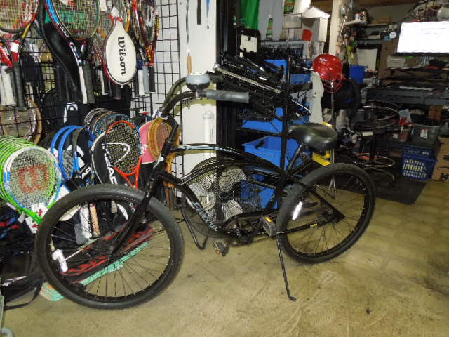 Load image into Gallery viewer, Used Electra Cruiser 1 Step Over Black 26" Beach Cruiser
