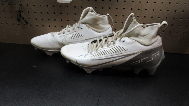 Load image into Gallery viewer, Used Nike Vapor Football Cleats - Size 10.5

