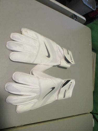 Used Nike Match Size 9 Soccer Goalie Gloves