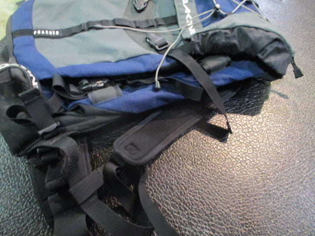 Load image into Gallery viewer, Used Dankine Poacher Camping/Hiking Backpack

