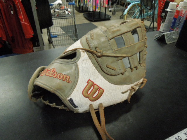 Load image into Gallery viewer, Used Wilson A2000 FP1BSS Pro Stock Superskin RHT 12.5" 1st Base Glove
