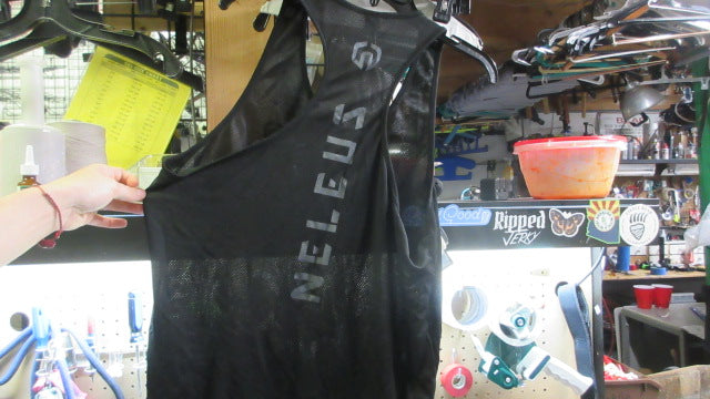 Load image into Gallery viewer, Used NELEUS Muscle Gym Tank Top - Large
