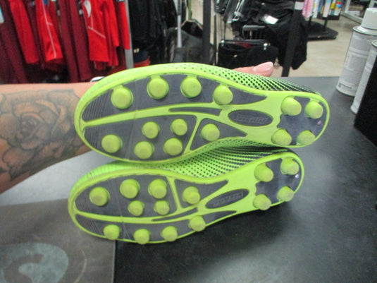 Used Vizari Firm Ground Youth 2.5 Soccer Cleats
