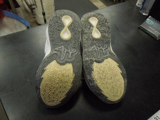 Used Nike Kyrie Infinity Size Y3.5
