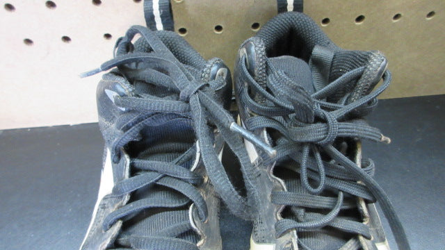 Load image into Gallery viewer, Used Under Armour Football Cleats - Size Youth 1
