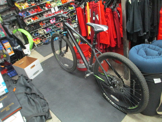 Load image into Gallery viewer, Used North Rock XC 27 21 Speed 27" Mountain Bike
